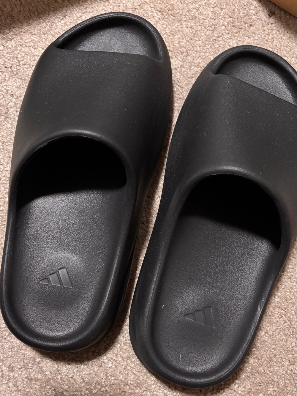 ADIDAS YEEZY Onyx slides
